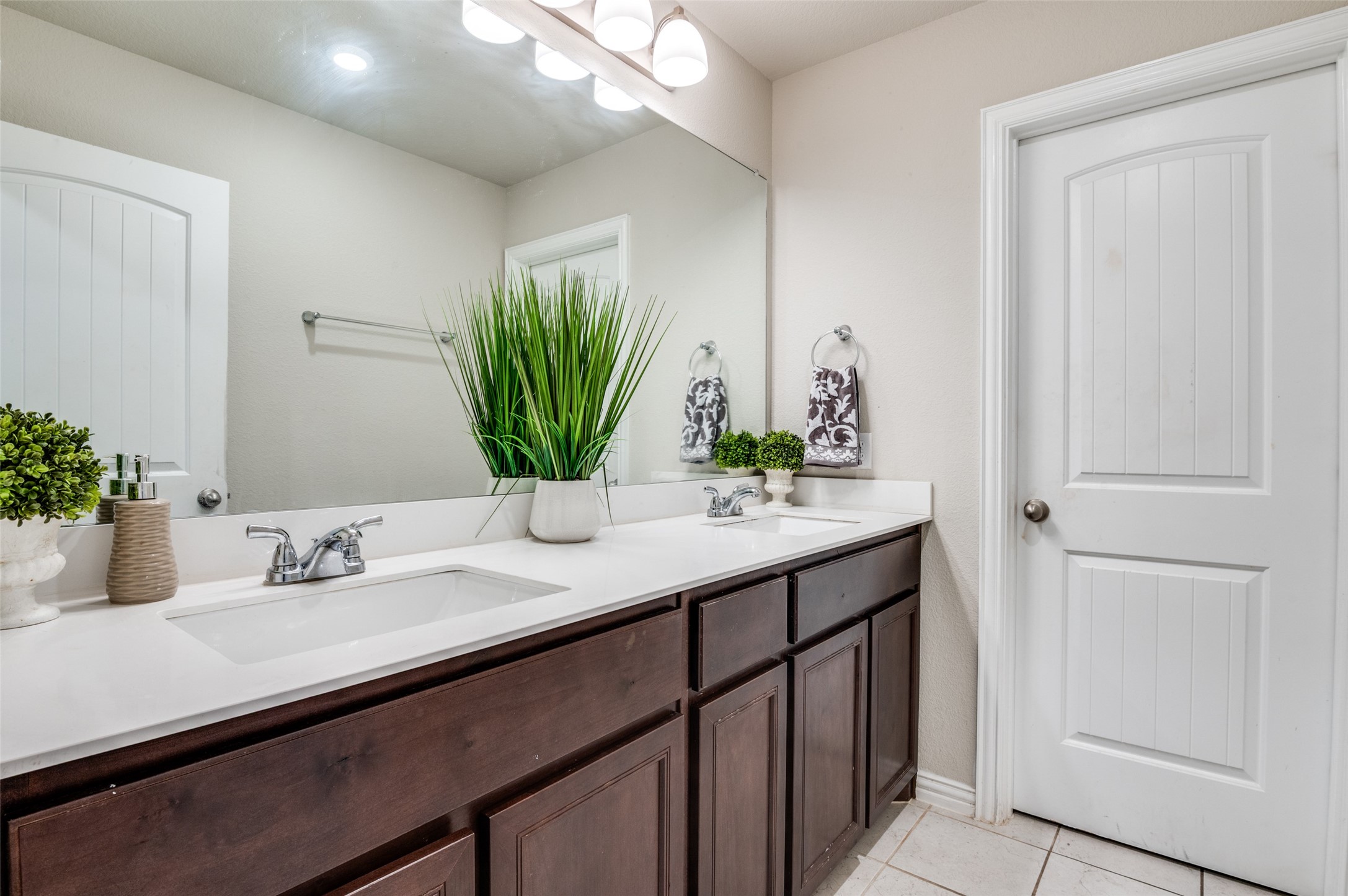 801 Woodcrest Drive Ennis TX 75119