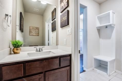 801 Woodcrest Drive Ennis TX 75119