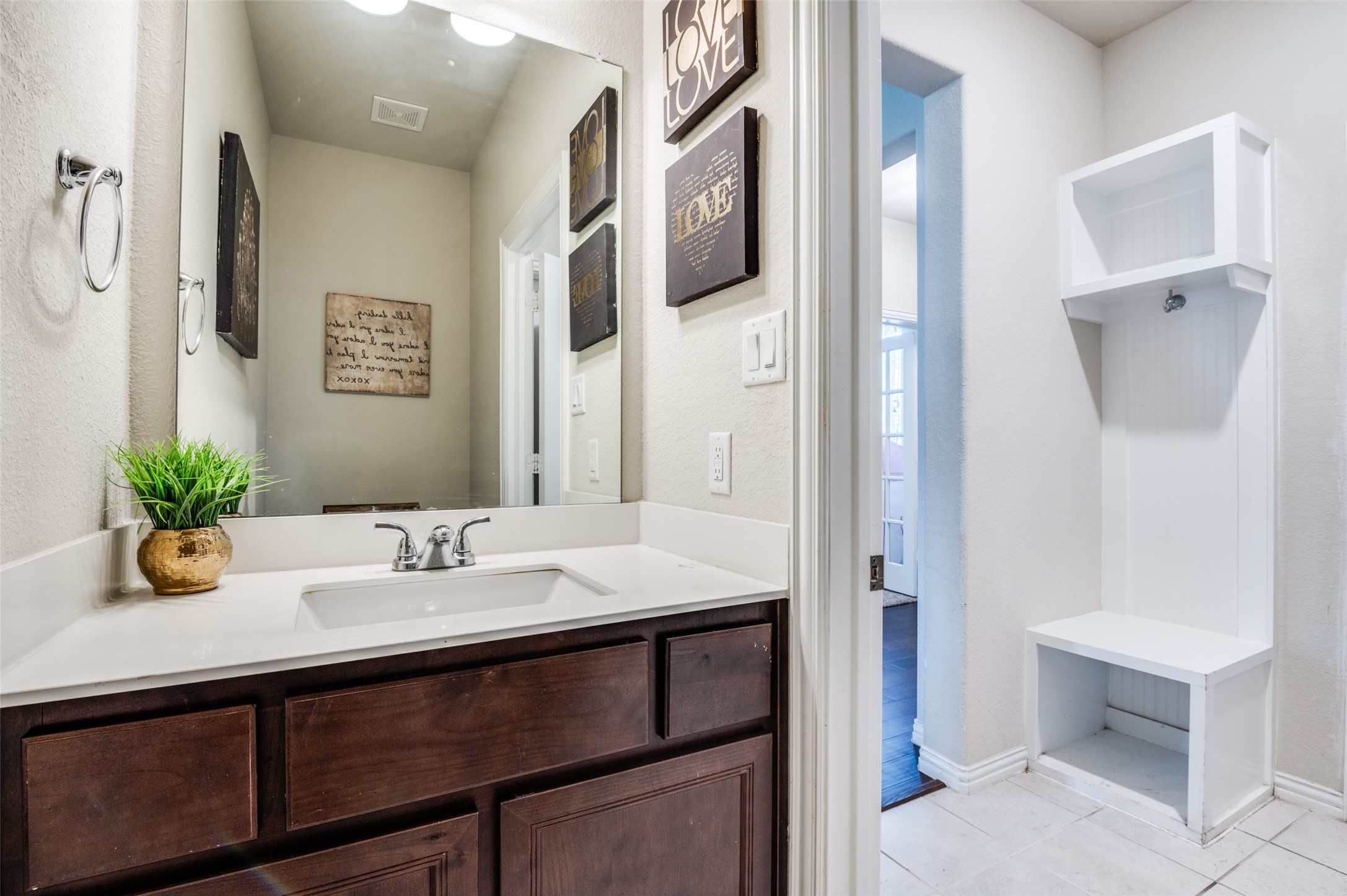 801 Woodcrest Drive Ennis TX 75119