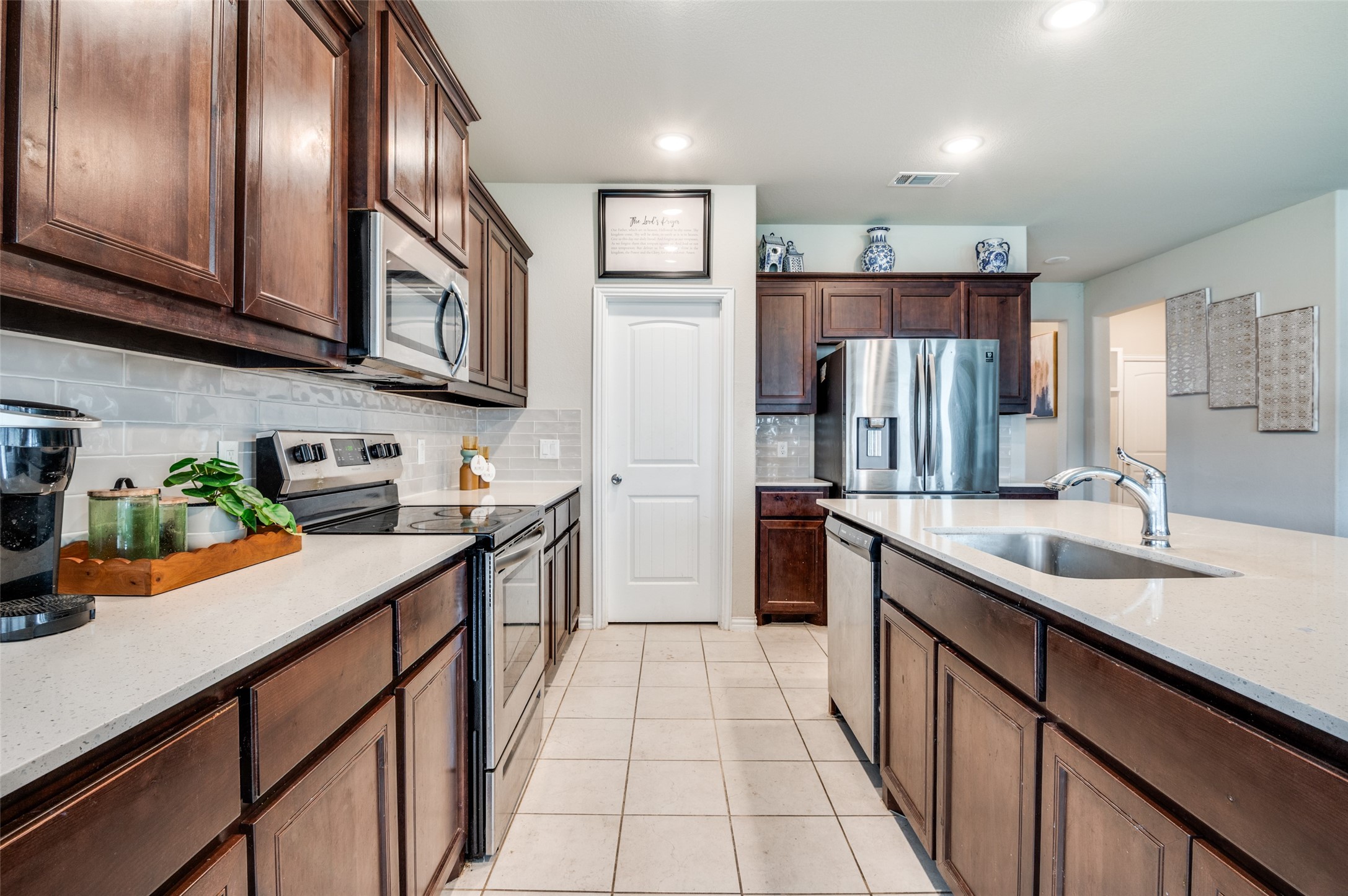 801 Woodcrest Drive Ennis TX 75119