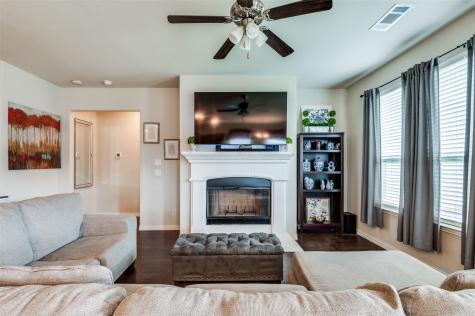 801 Woodcrest Drive Ennis TX 75119