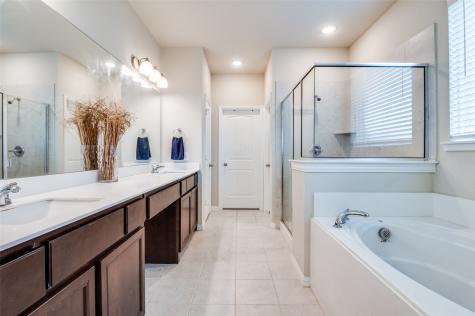 801 Woodcrest Drive Ennis TX 75119