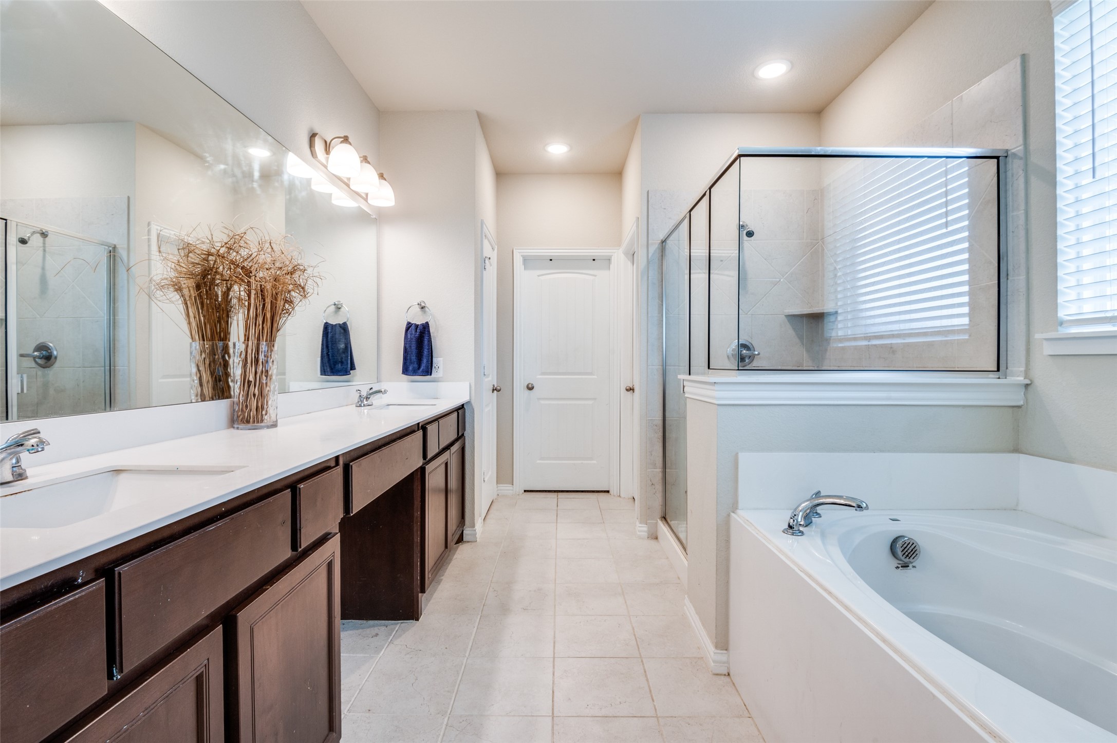 801 Woodcrest Drive Ennis TX 75119
