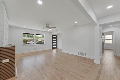 11046 Delford Circle Dallas TX 75228