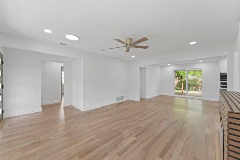 11046 Delford Circle Dallas TX 75228