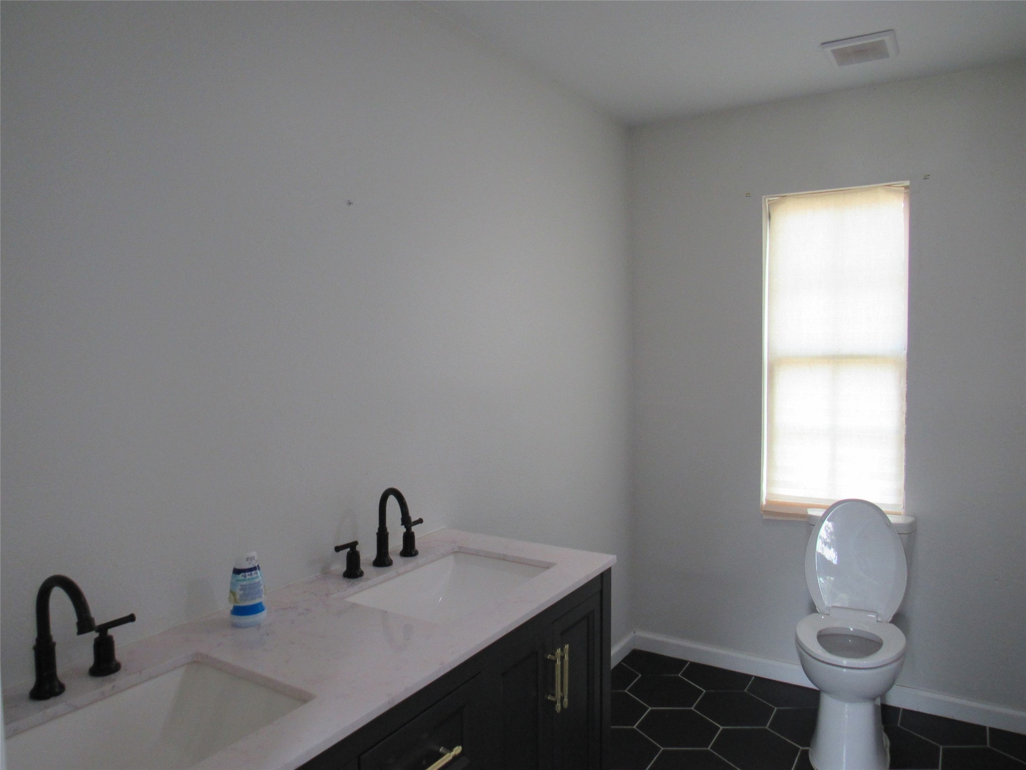 321 Crescent Drive Hewitt TX 76643