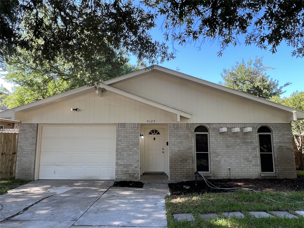 4125 Salem Drive Garland TX 75043