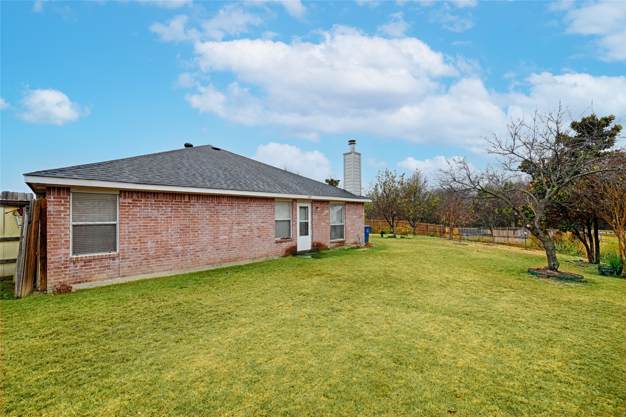 101 Fairbanks Drive Garland TX 75043