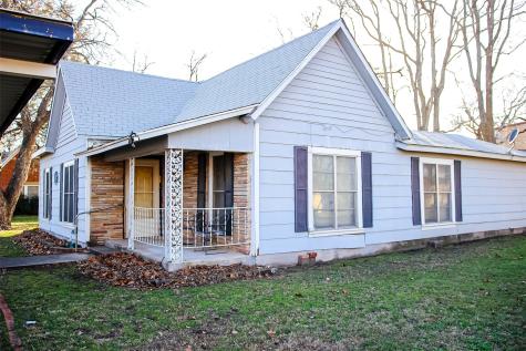 204 Bowie Street Clyde TX 79510