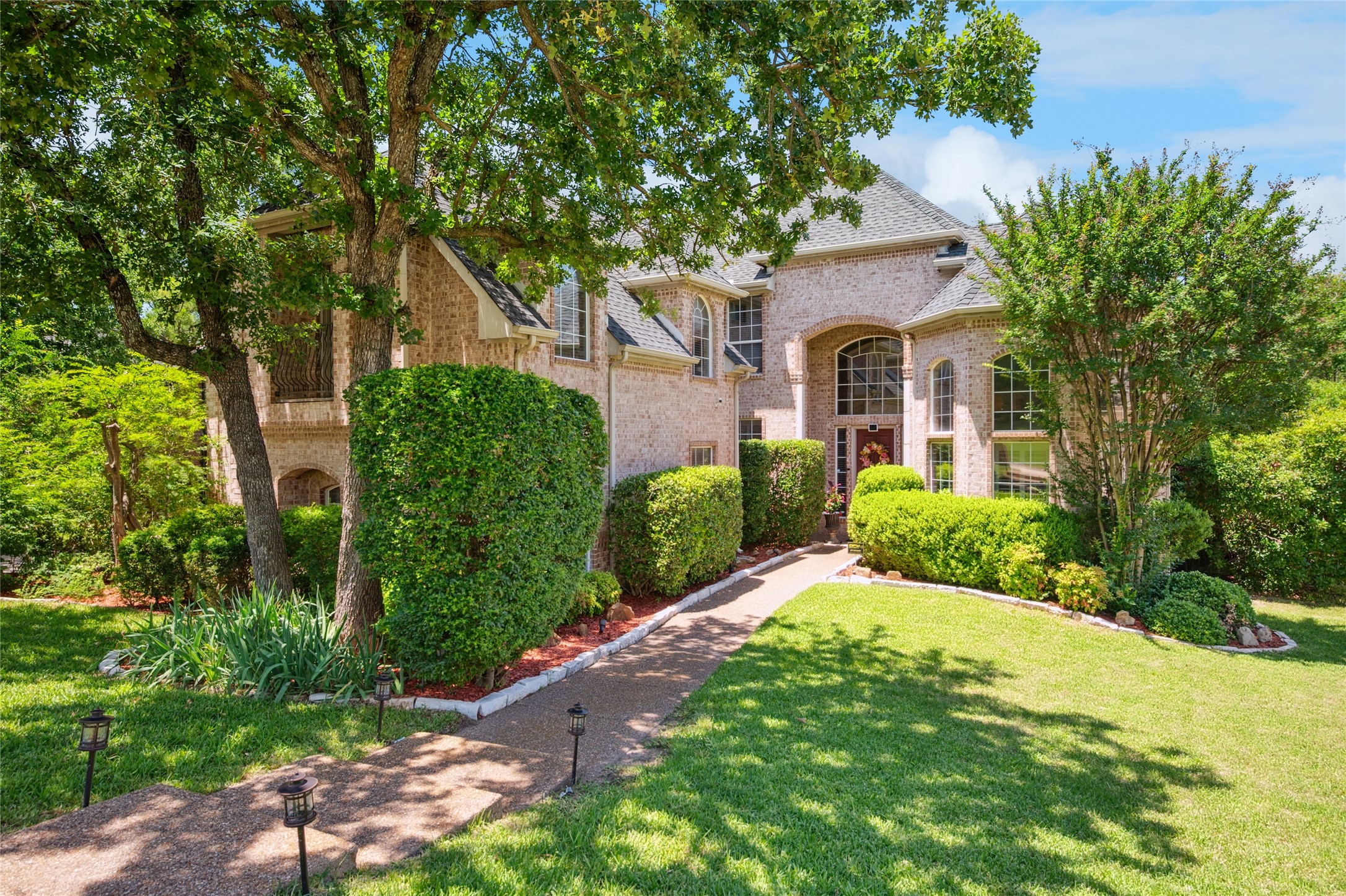 2305 Creekedge Court Corinth TX 76210