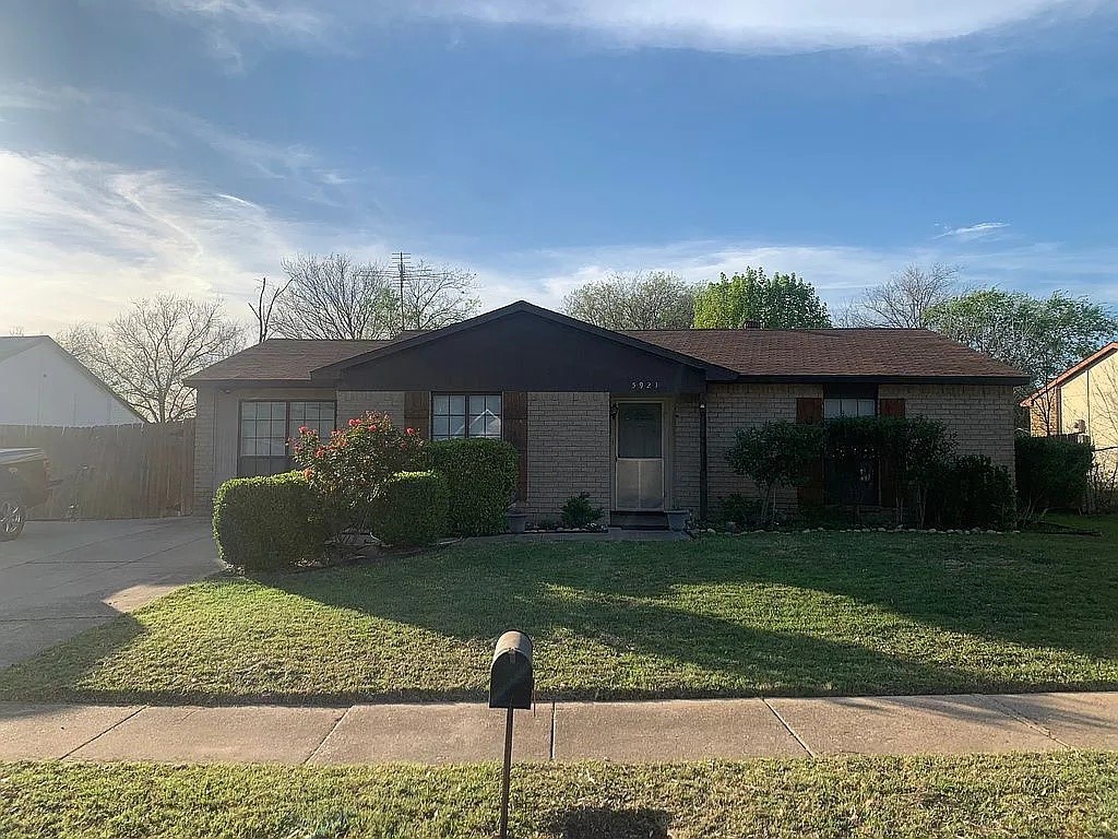 5921 Maiden Lane Fort Worth TX 76131