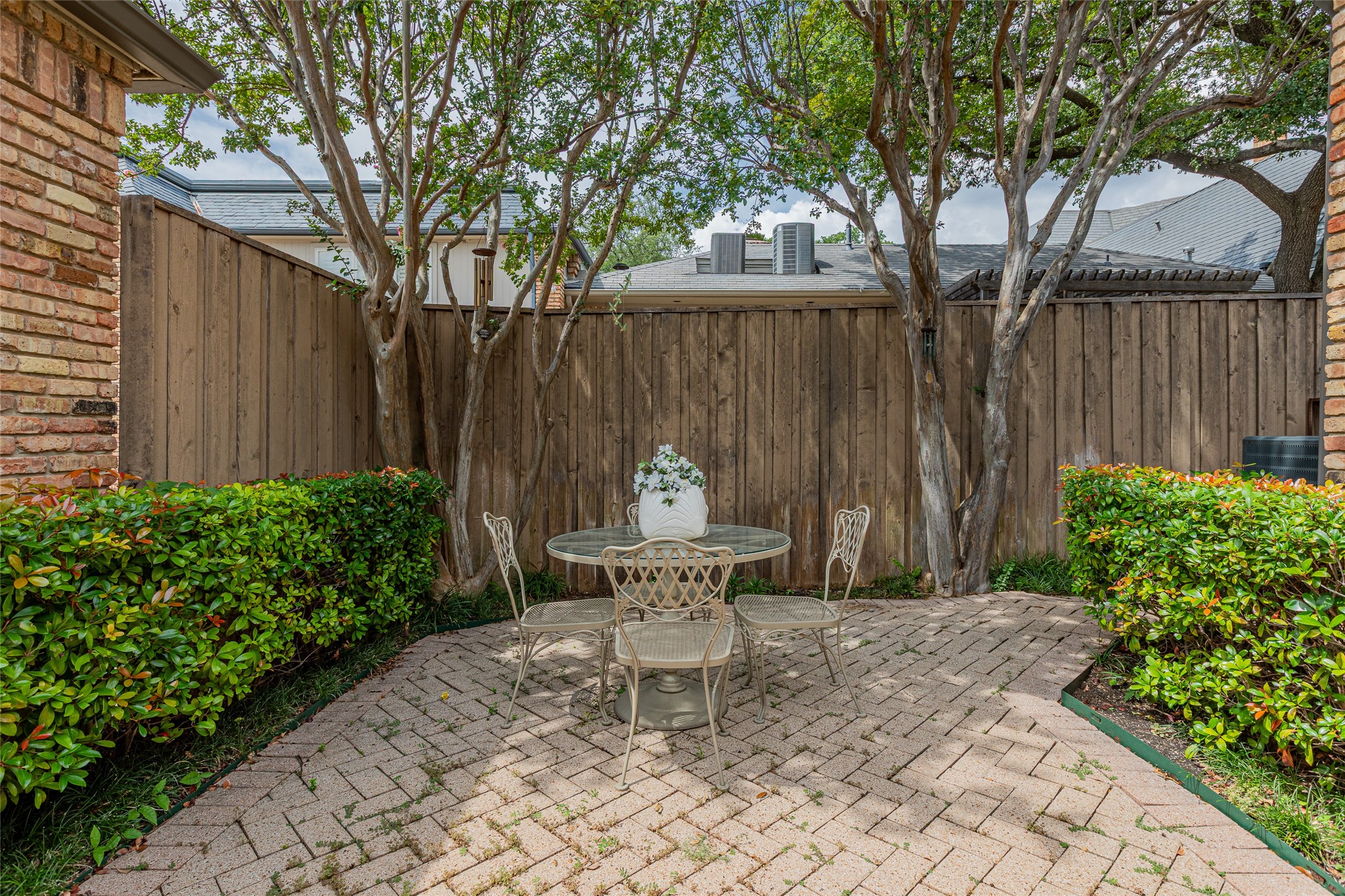 20 Stonecourt Circle Dallas TX 75225