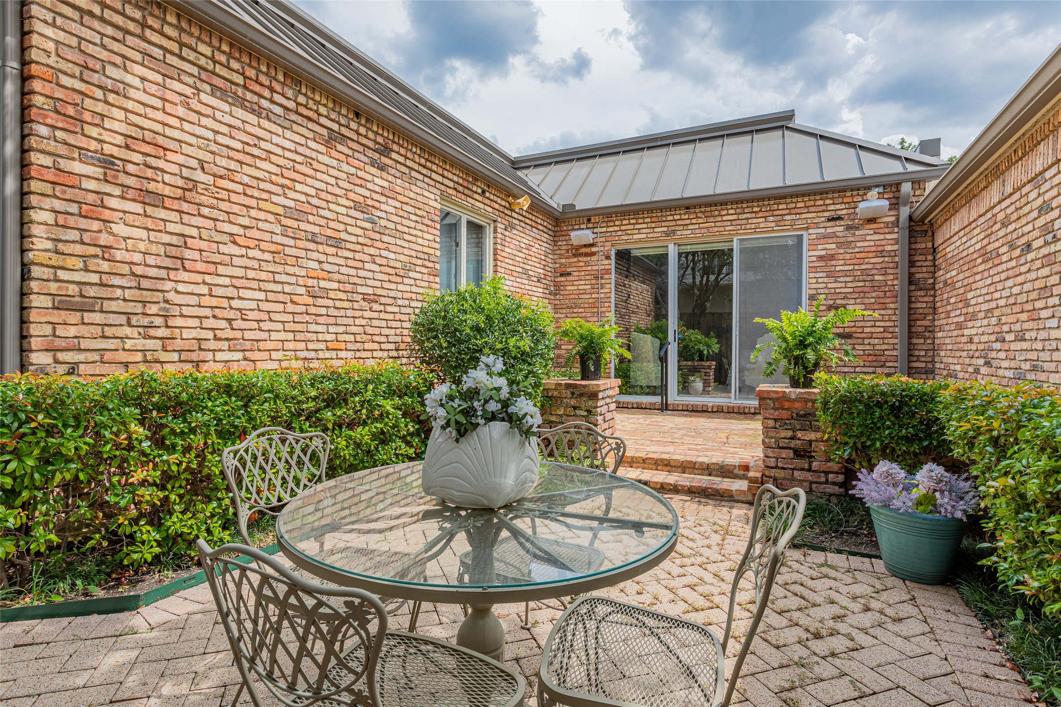 20 Stonecourt Circle Dallas TX 75225