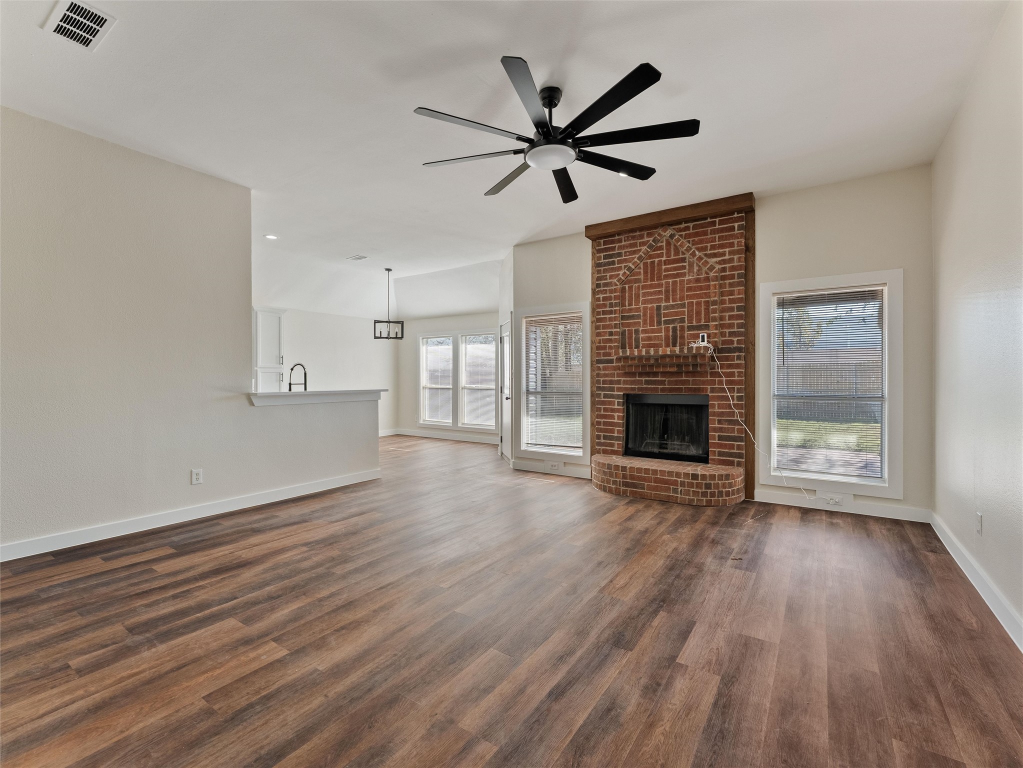 514 Fort Worth Street Mansfield TX 76063