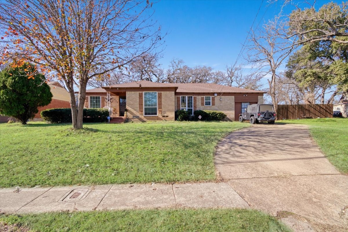1011 Ash Street Irving TX 75060