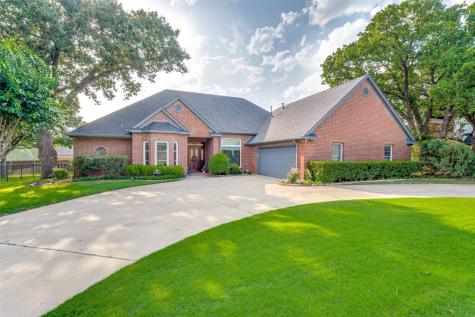 1313 Woodlake Drive Corinth TX 76210