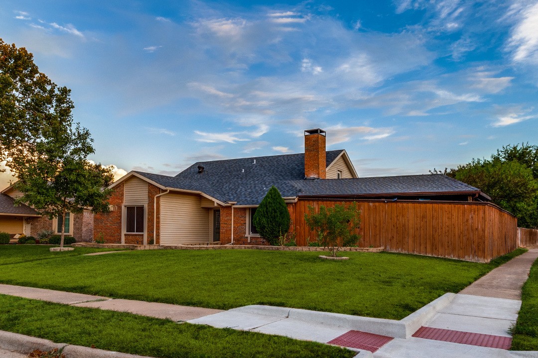 2934 Holy Cross Lane Garland TX 75044