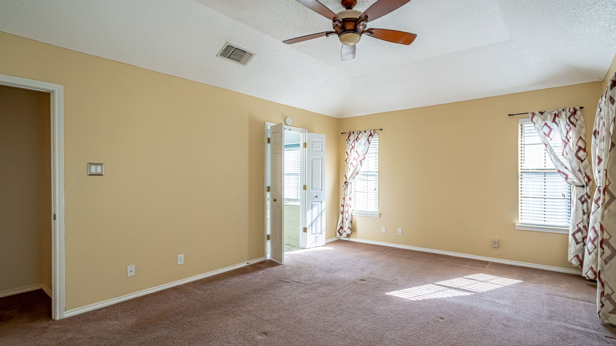 4018 View Point Drive Granbury TX 76048