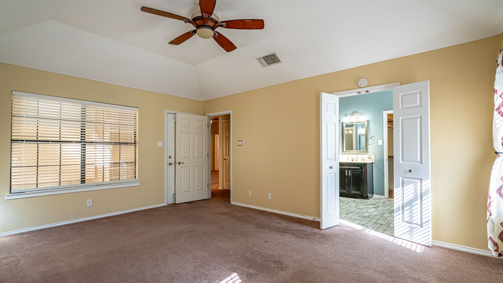 4018 View Point Drive Granbury TX 76048