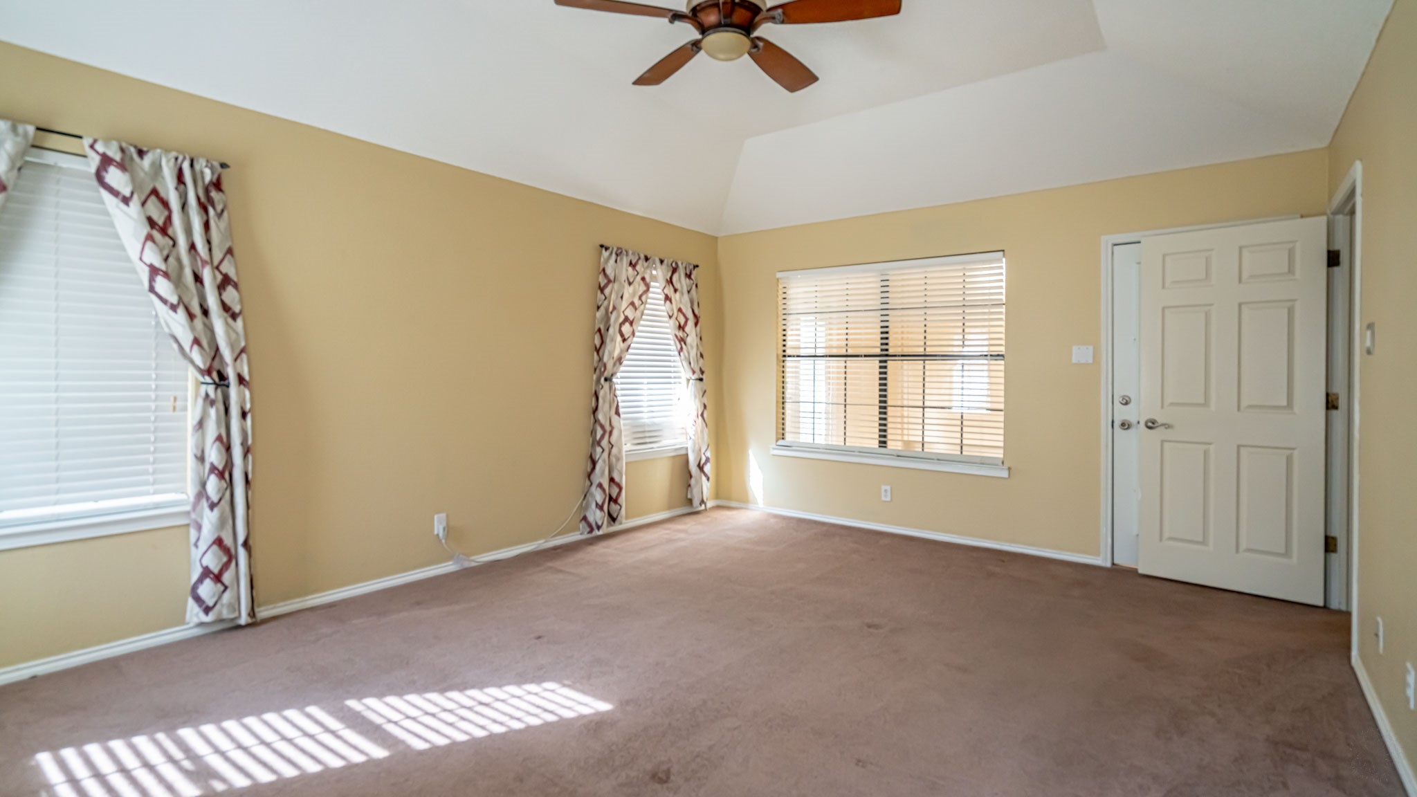 4018 View Point Drive Granbury TX 76048