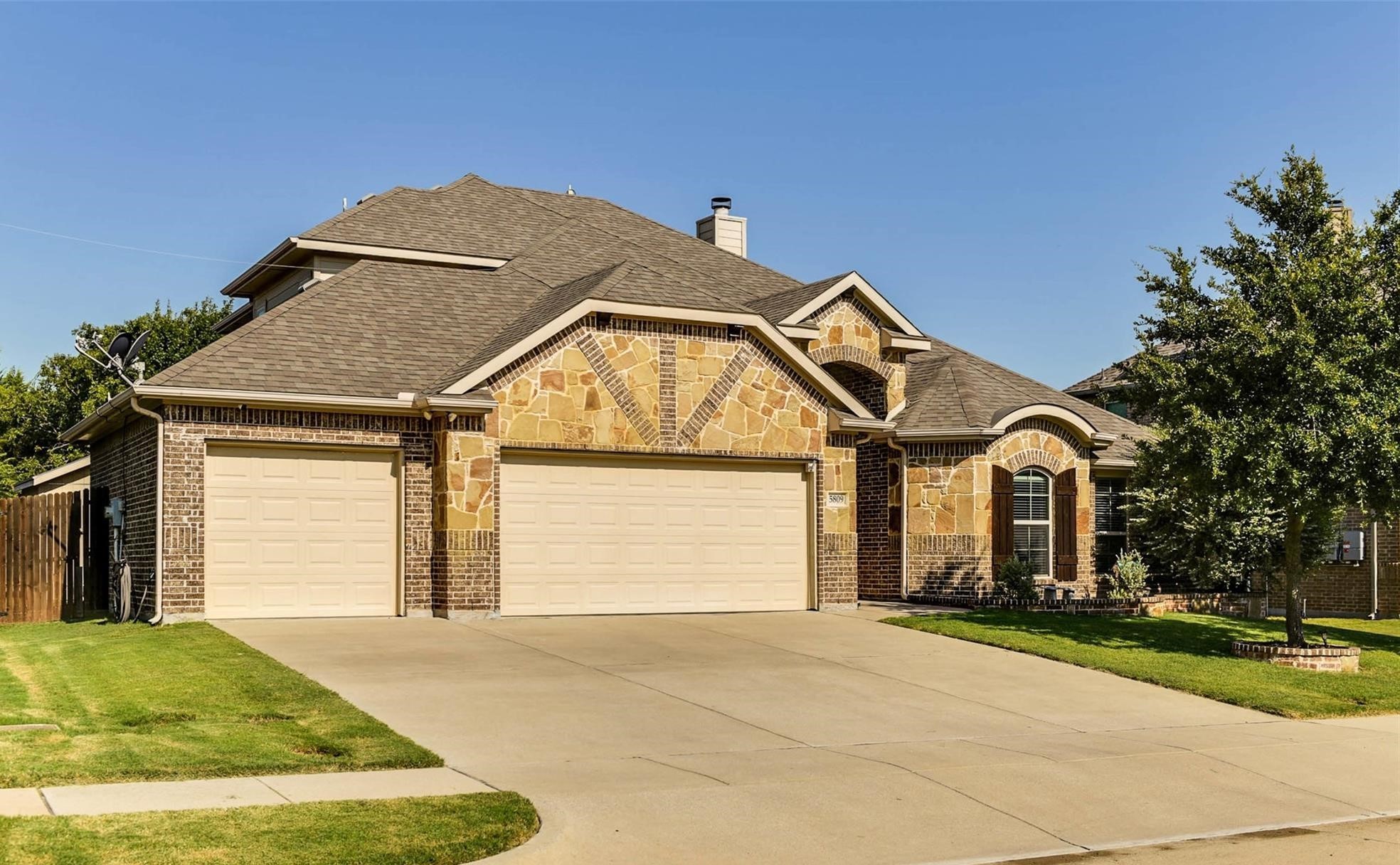 5809 Yellow Rose Court Midlothian TX 76065