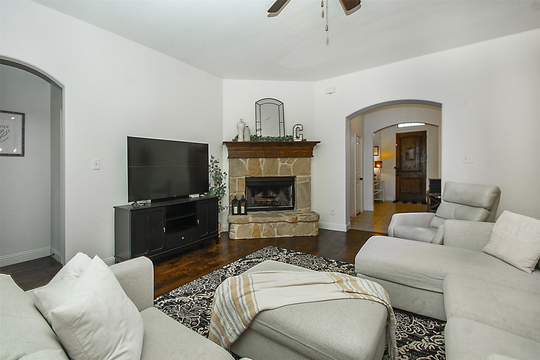 5809 Yellow Rose Court Midlothian TX 76065