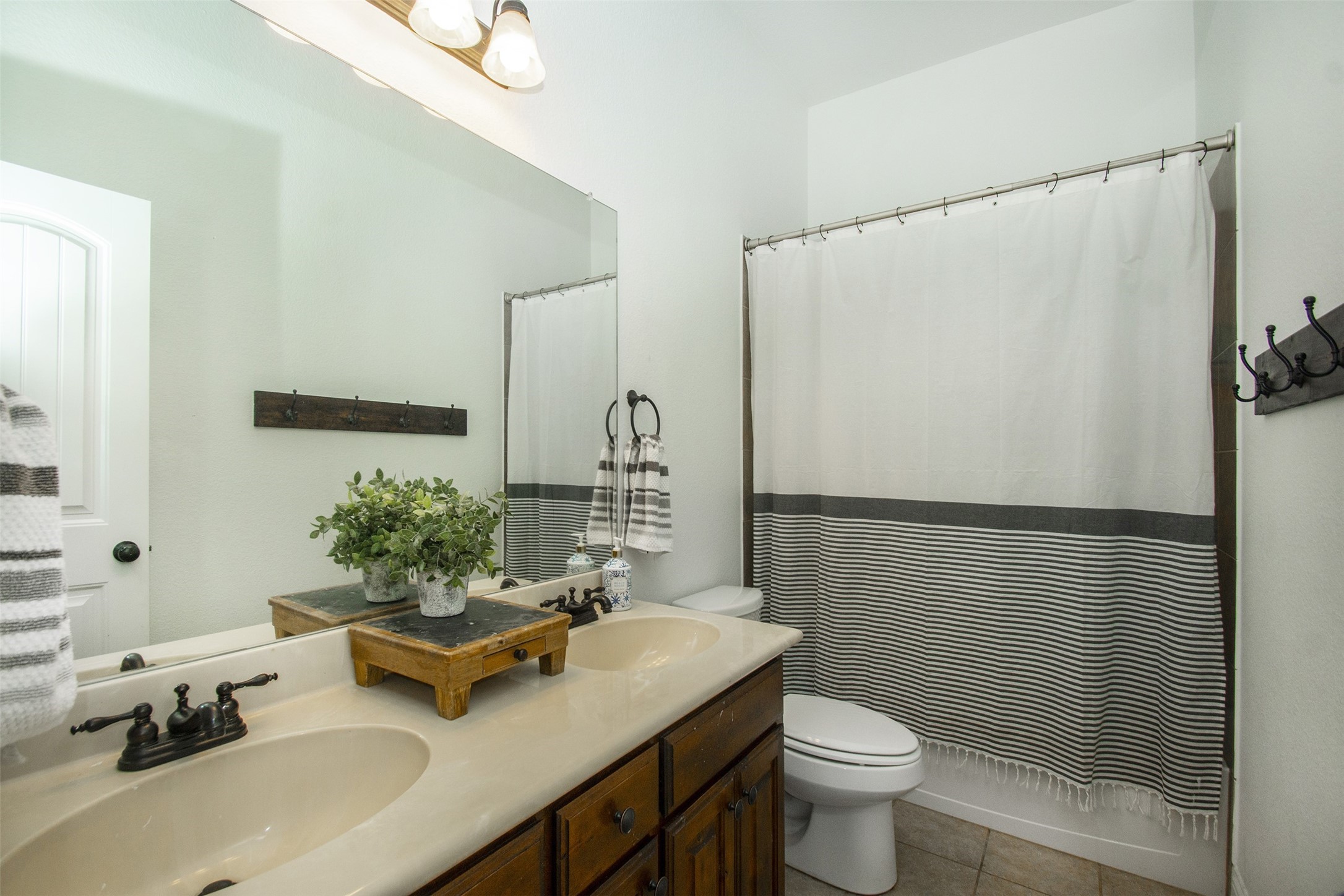 5809 Yellow Rose Court Midlothian TX 76065