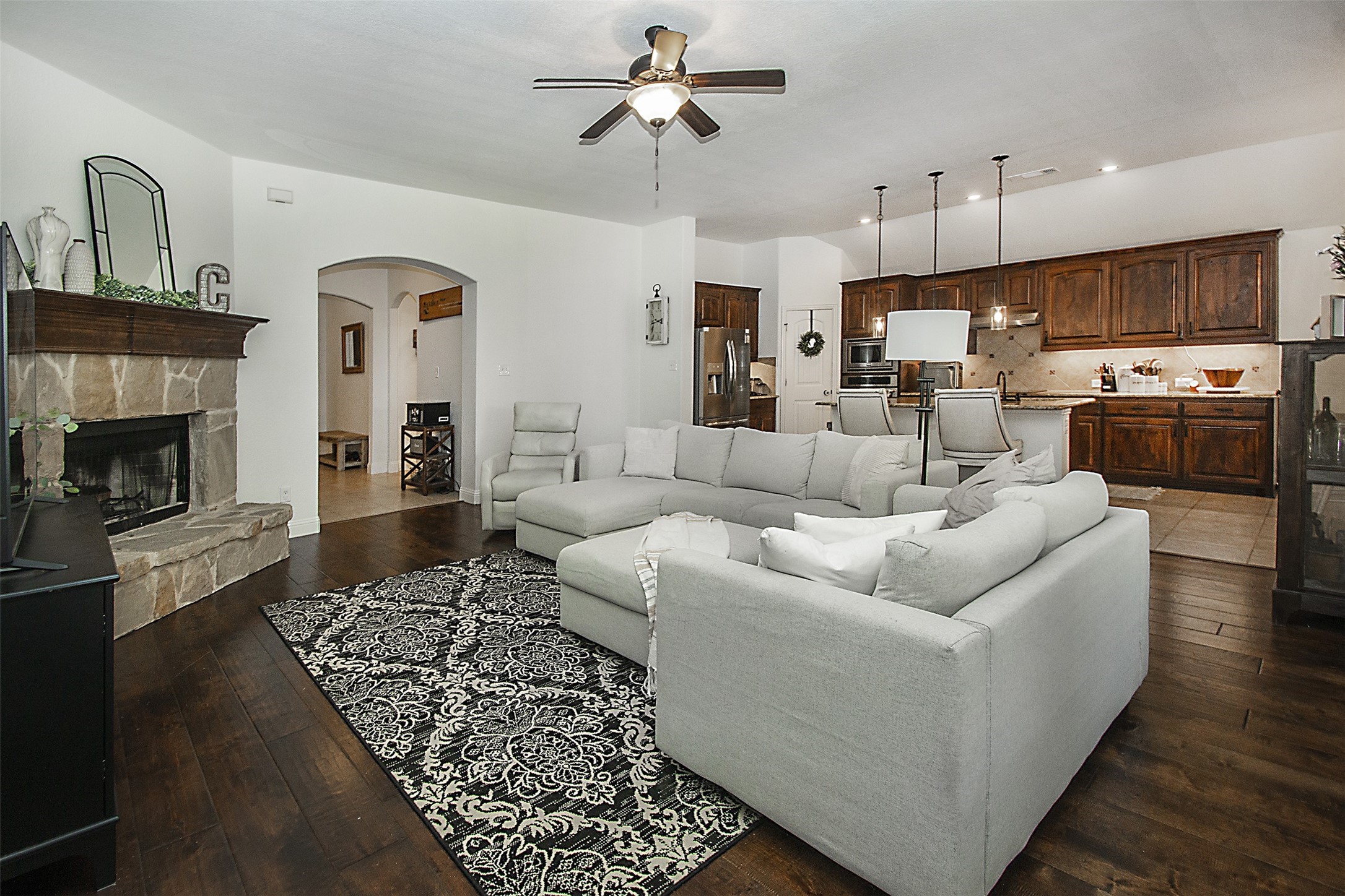 5809 Yellow Rose Court Midlothian TX 76065