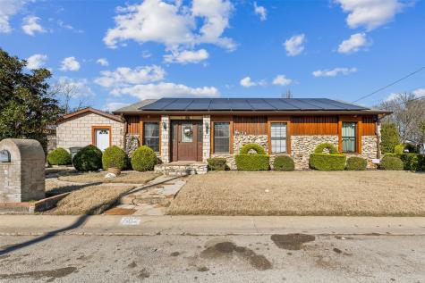 502 Graham Street Cleburne TX 76033