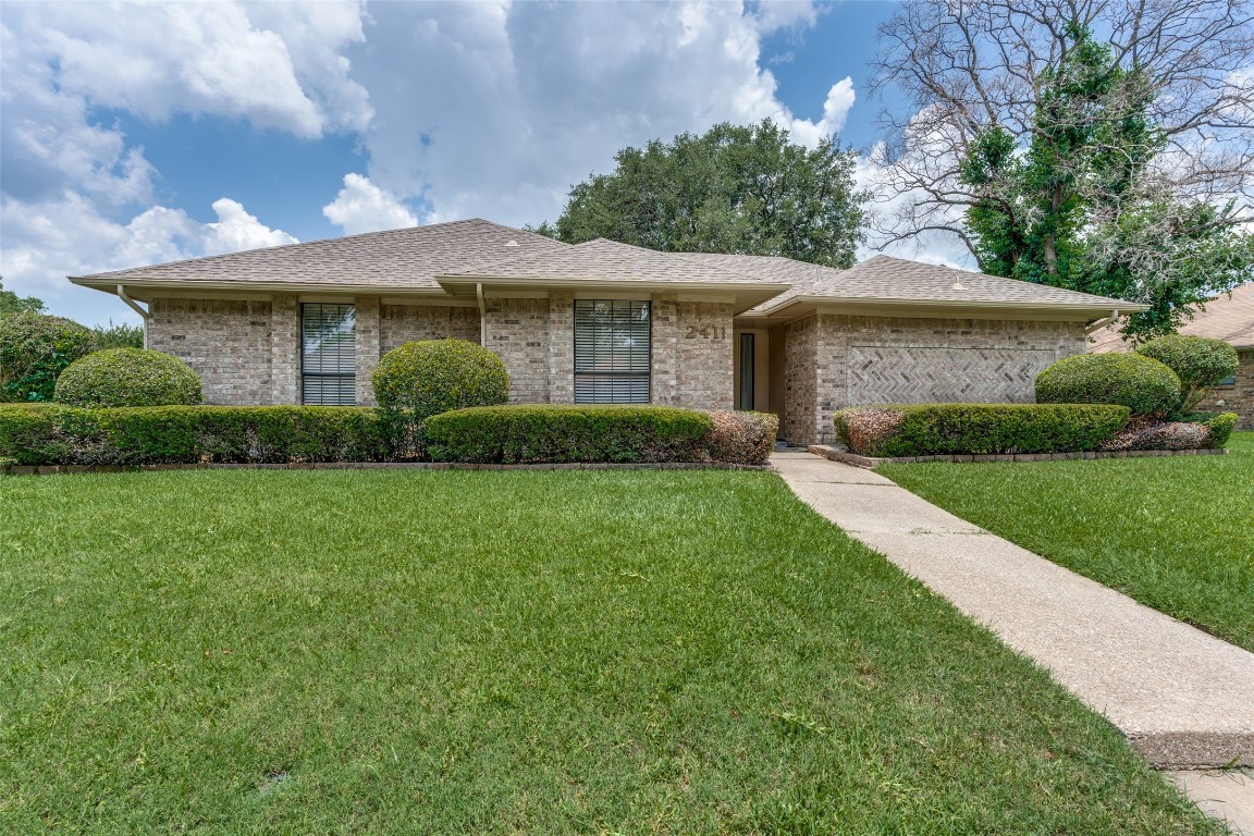 2411 Silverthorne Drive Dallas TX 75287