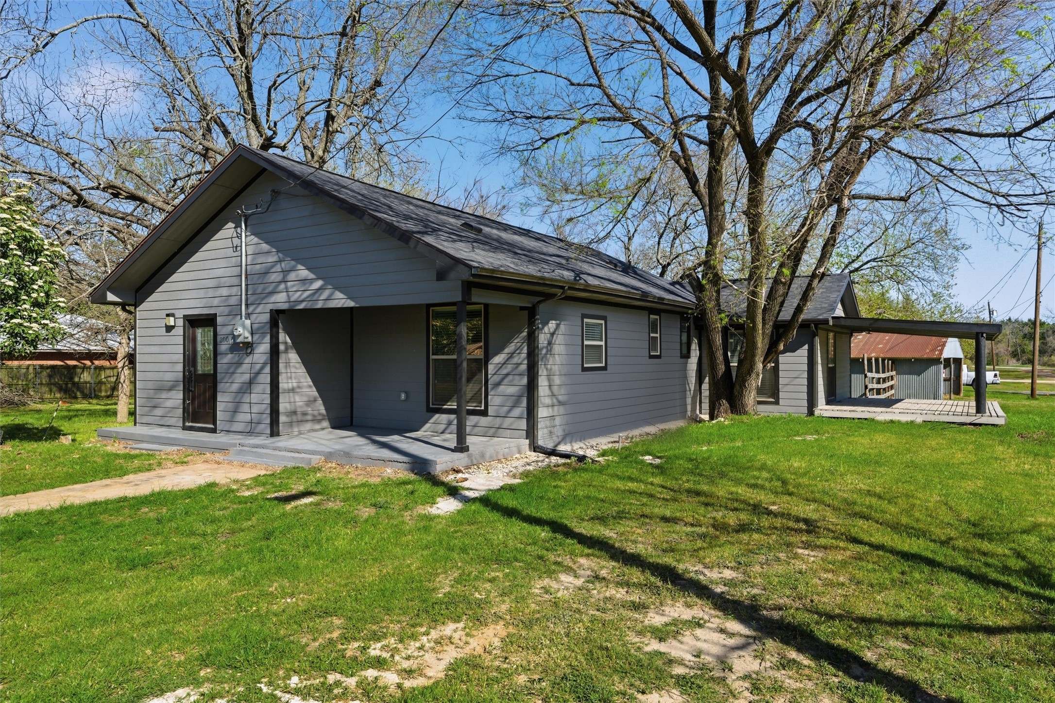 300 S 2nd Street Tehuacana TX 76686