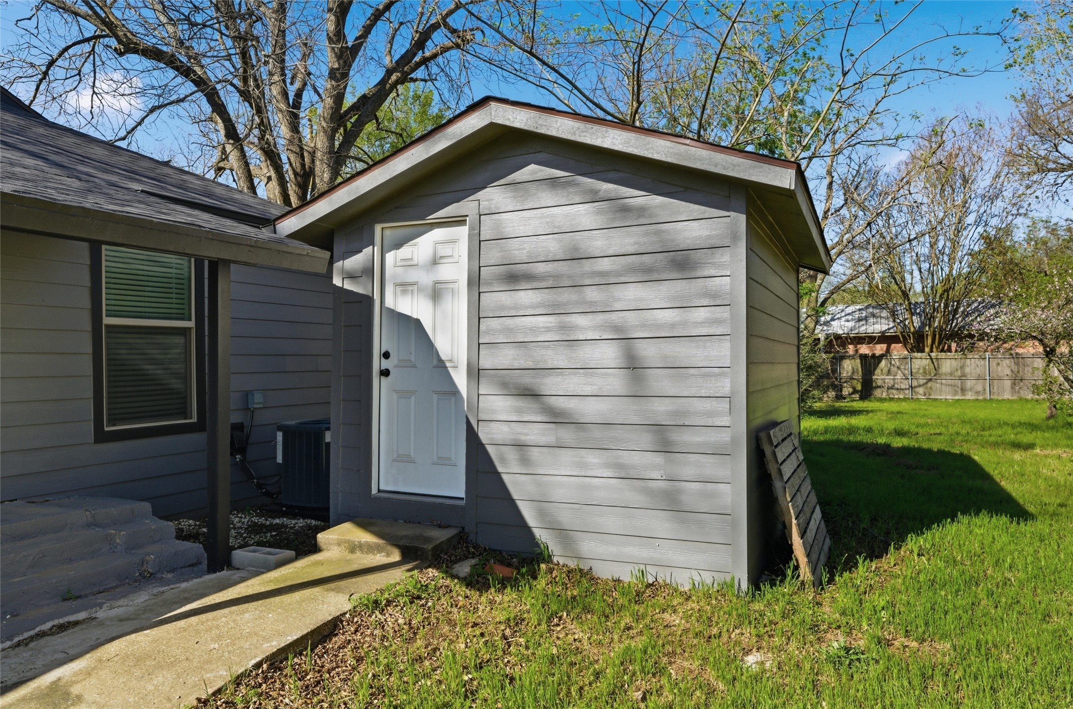300 S 2nd Street Tehuacana TX 76686