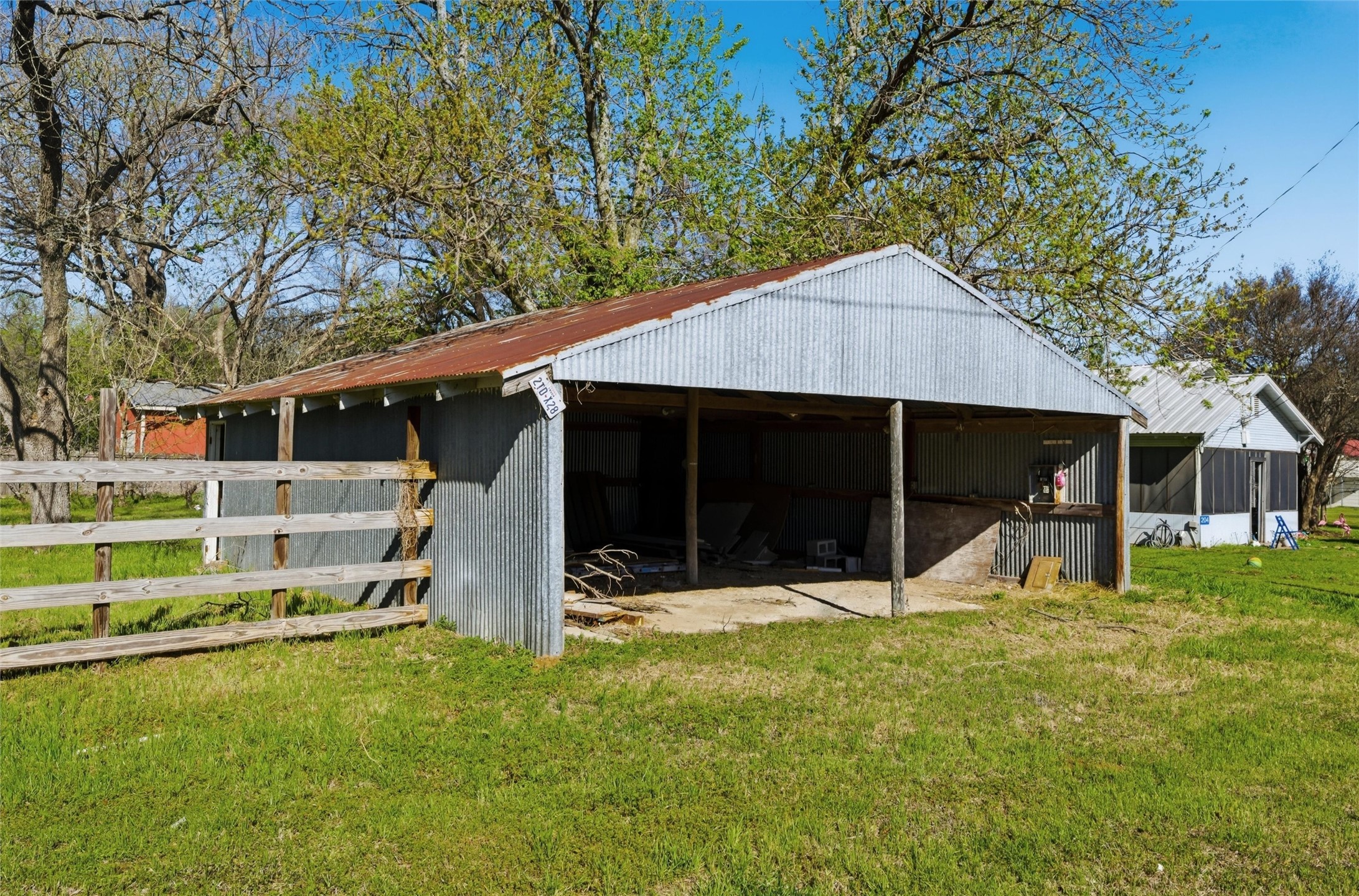 300 S 2nd Street Tehuacana TX 76686
