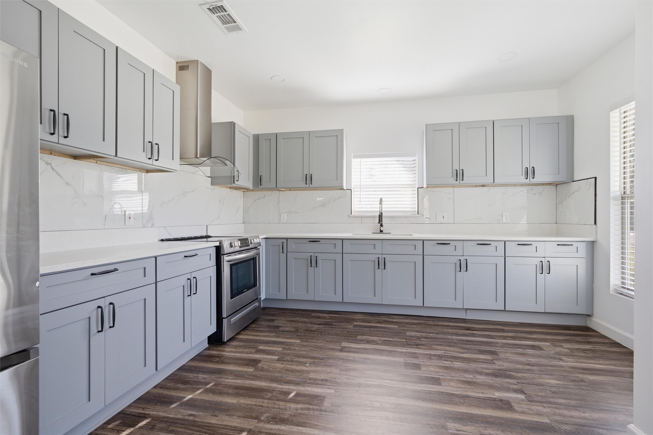 300 S 2nd Street Tehuacana TX 76686