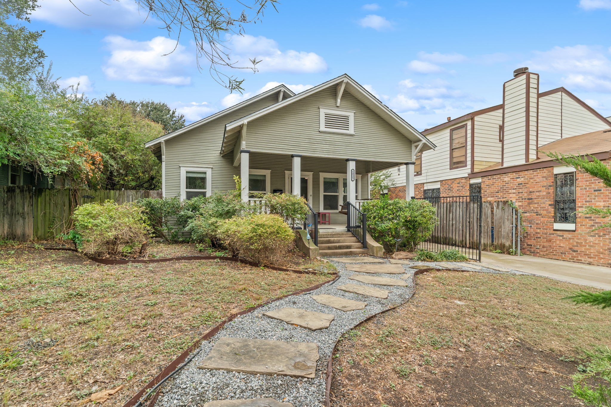 1025 Haines Avenue Dallas TX 75208