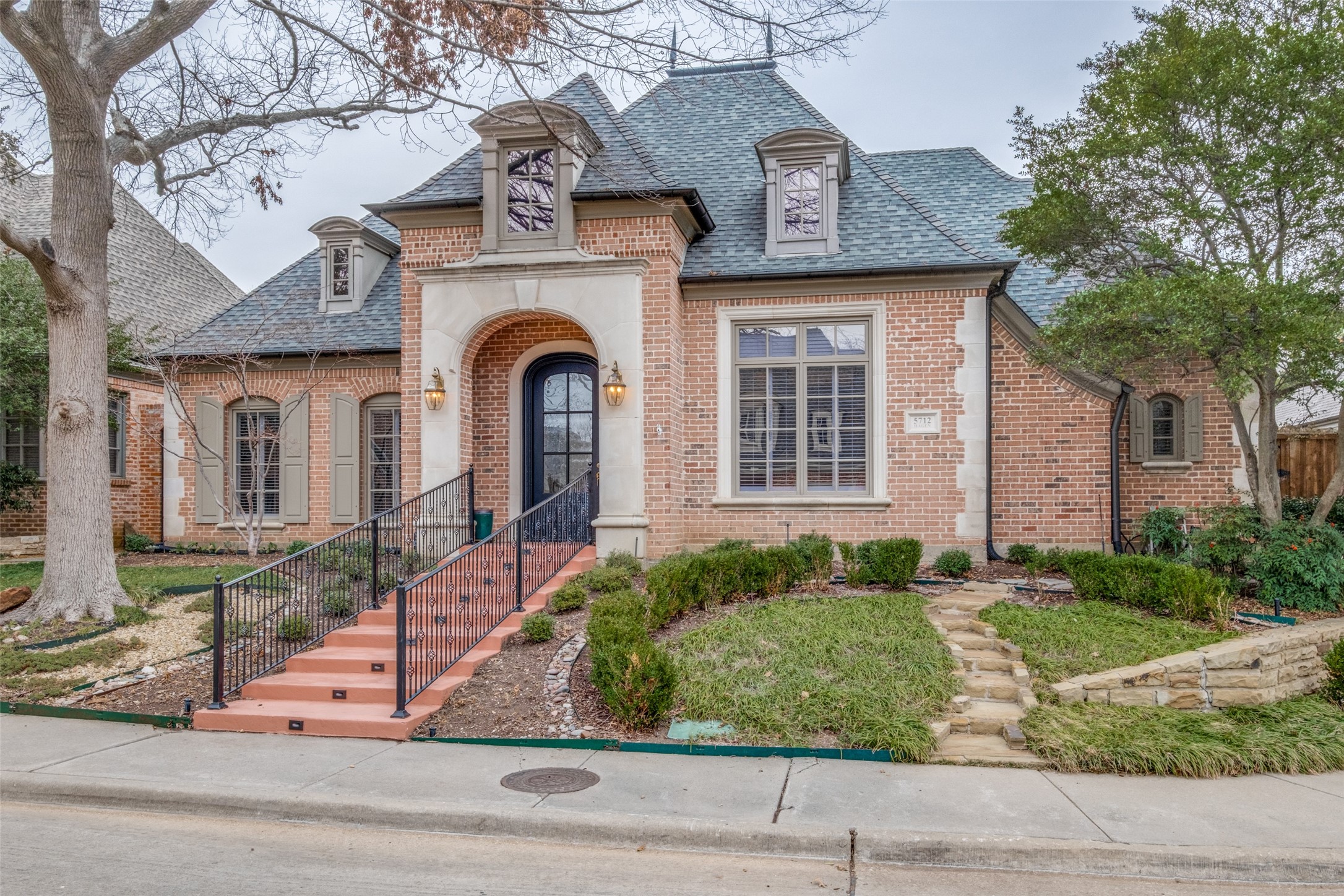 5712 Hagen Court Dallas TX 75252