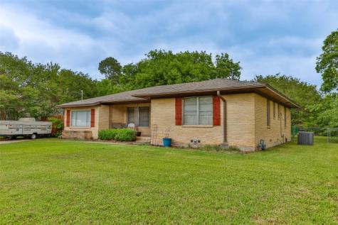 1208 Belmont Street Gainesville TX 76240