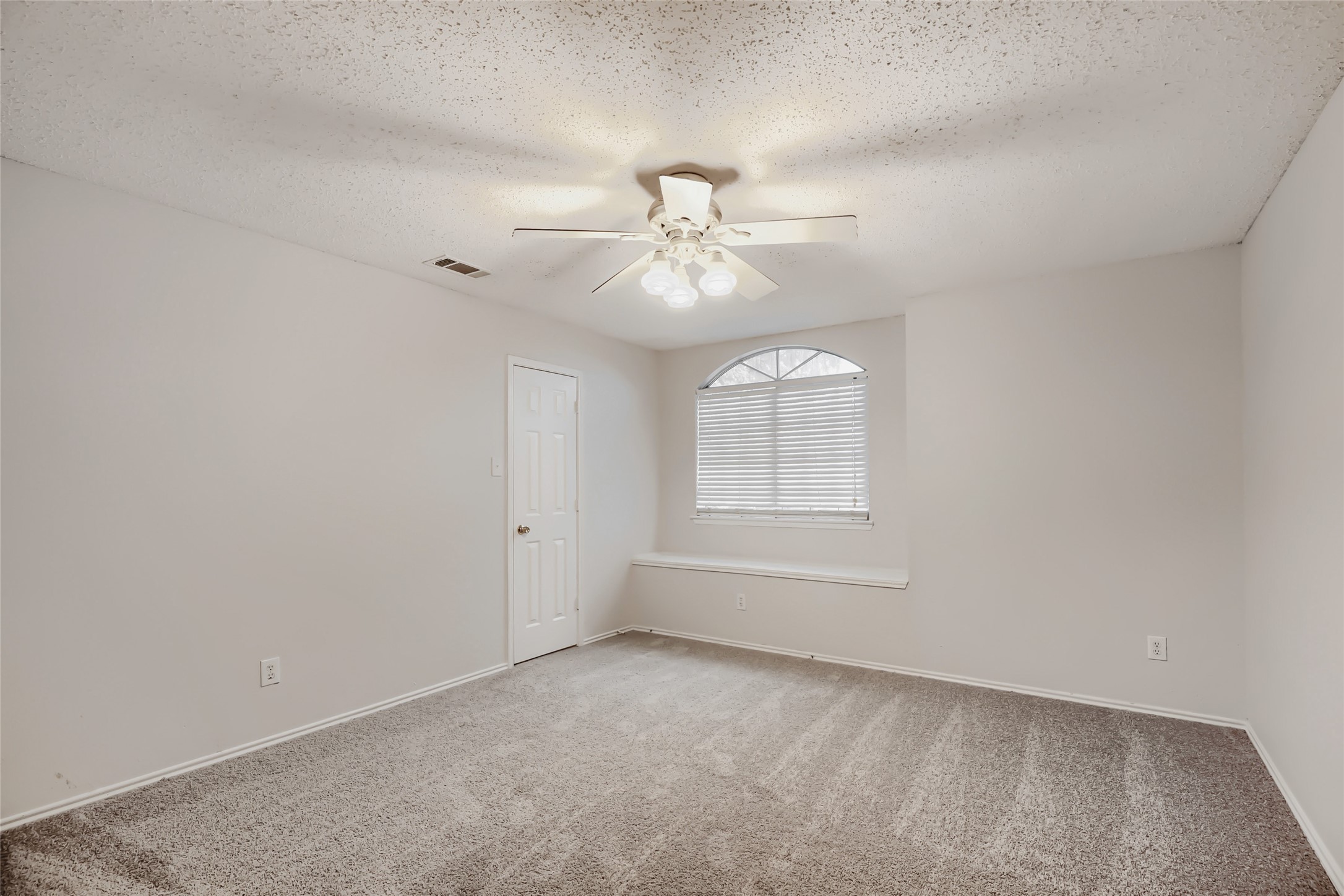 1614 Powder Horn Lane Arlington TX 76018