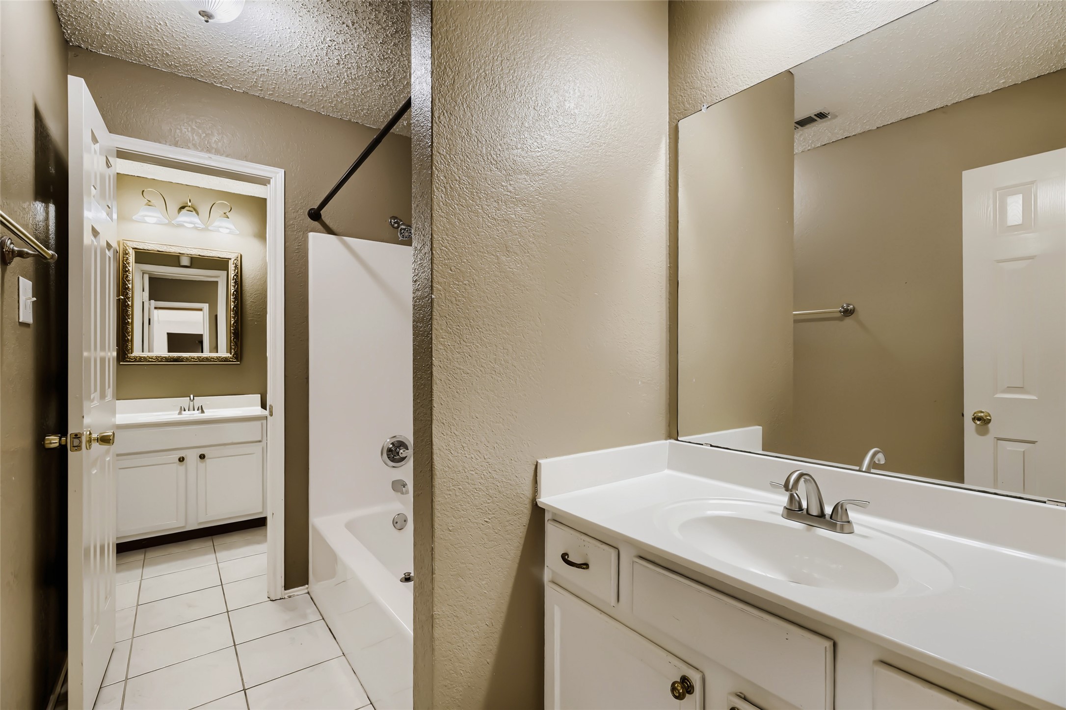 1614 Powder Horn Lane Arlington TX 76018