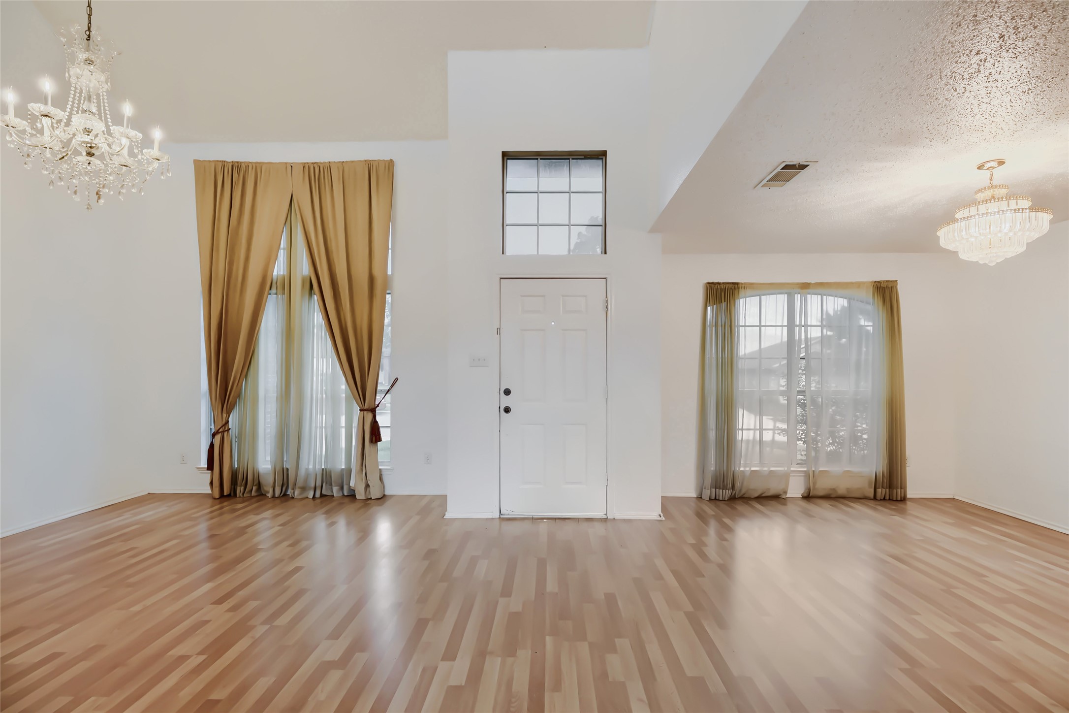1614 Powder Horn Lane Arlington TX 76018