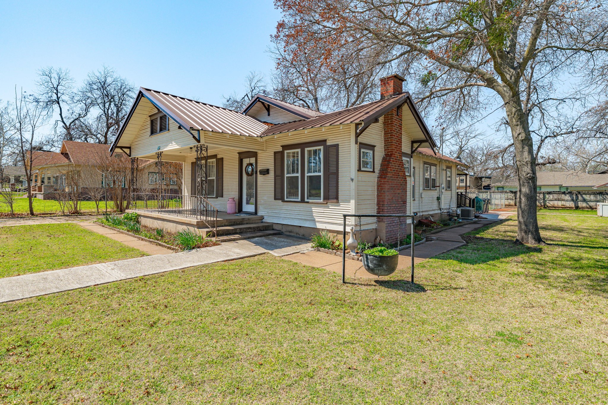 724 S Texas Street De Leon TX 76444