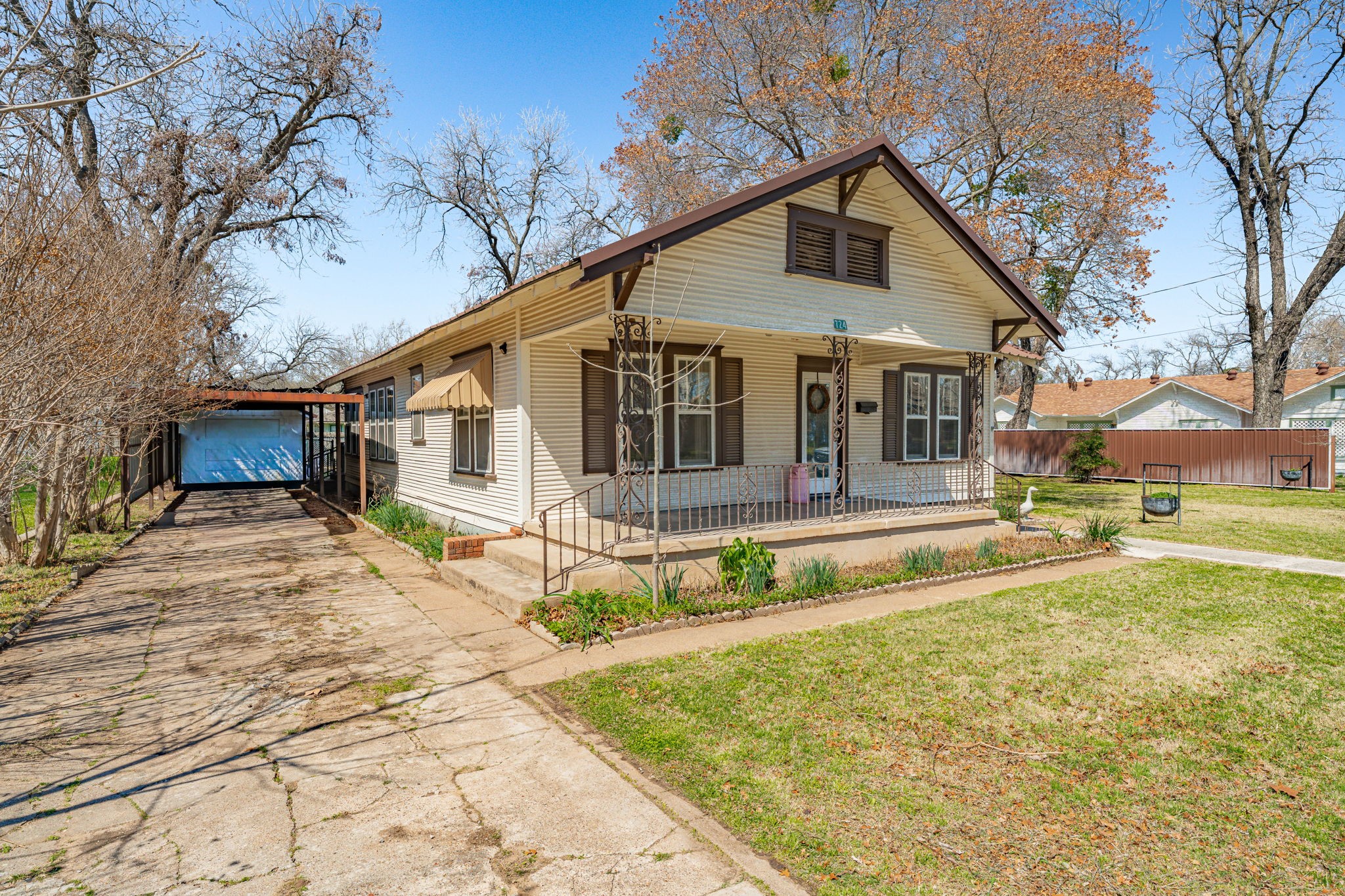 724 S Texas Street De Leon TX 76444