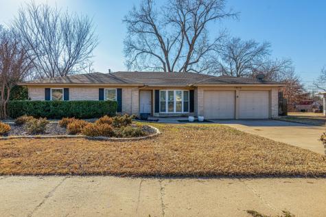1812 Lexington Place Bedford TX 76022