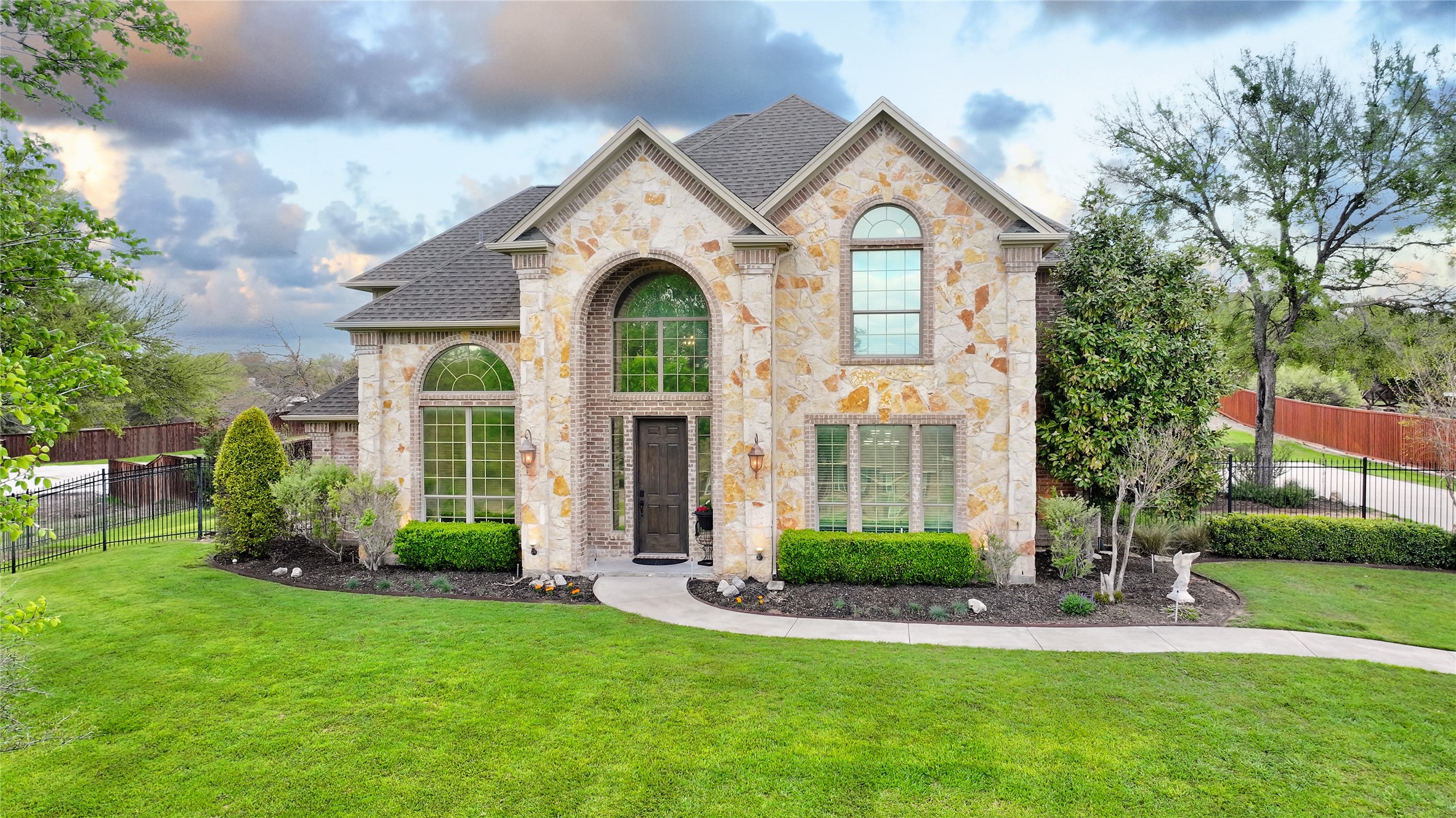 124 Forest Bend Lane Weatherford TX 76087