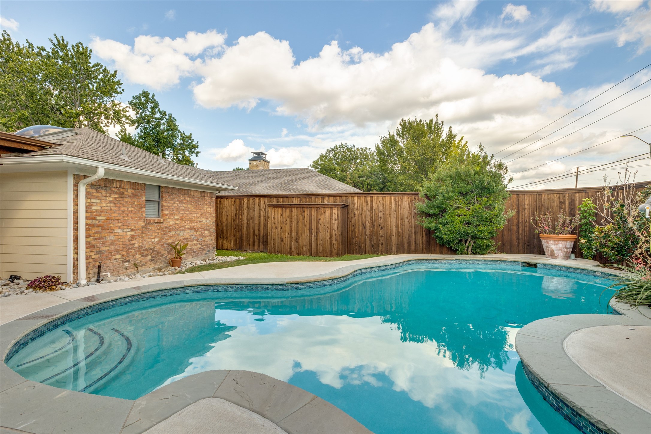 6604 Gretchen Lane Dallas TX 75252