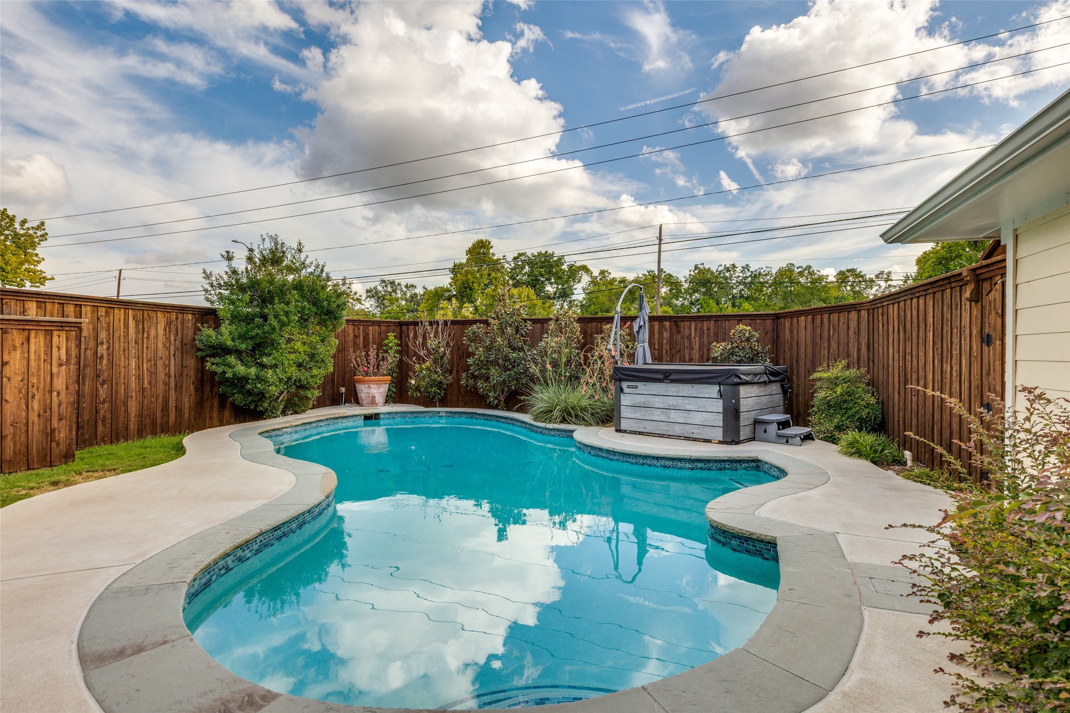 6604 Gretchen Lane Dallas TX 75252