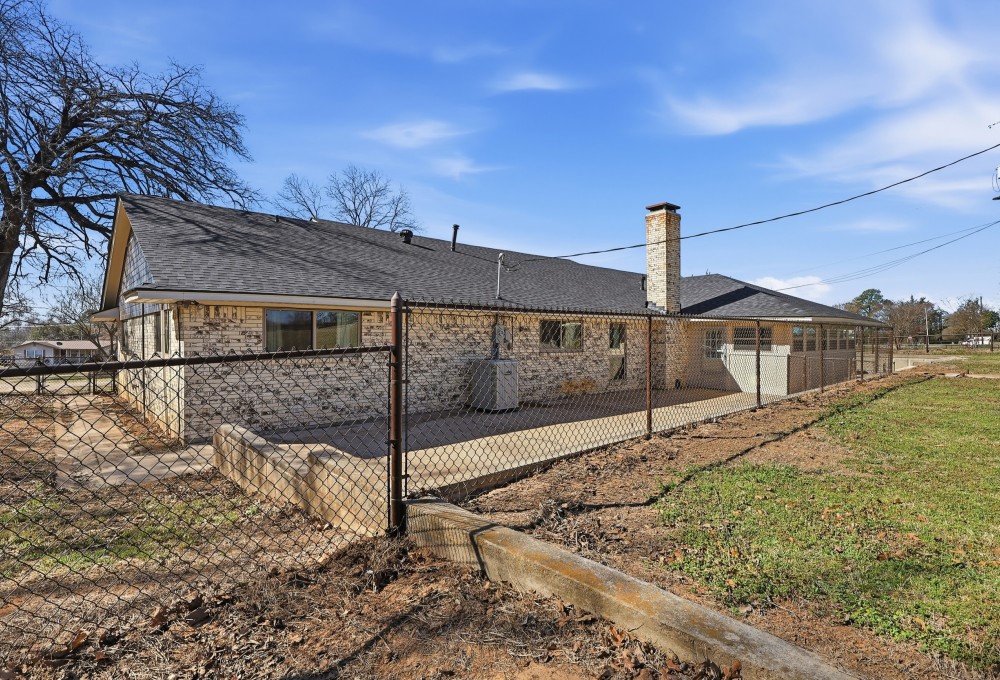 810 W Pine Street Winnsboro TX 75494