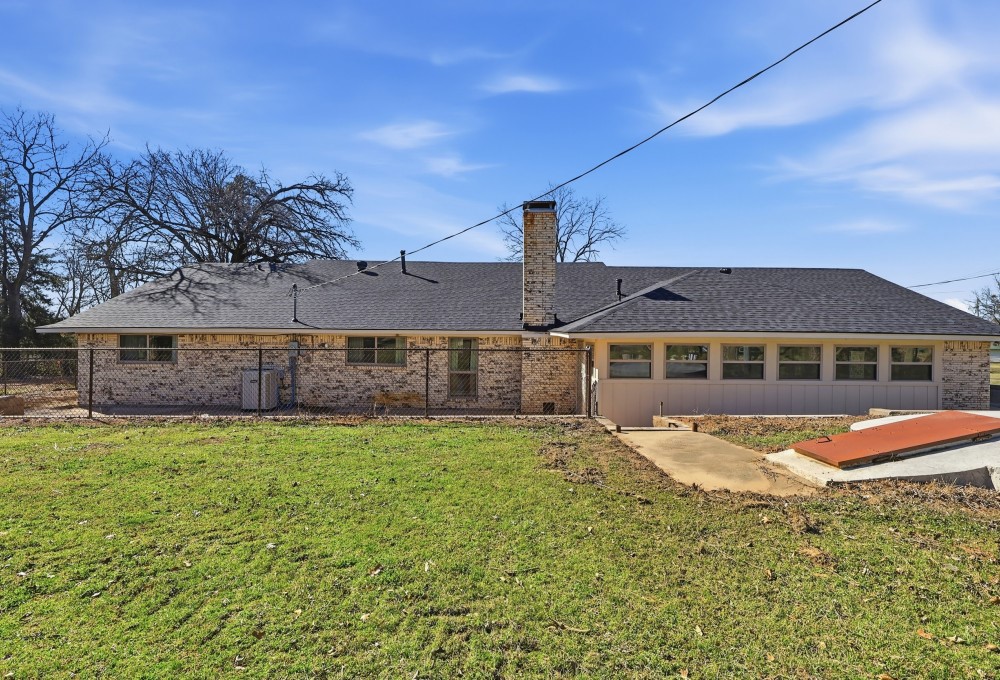 810 W Pine Street Winnsboro TX 75494
