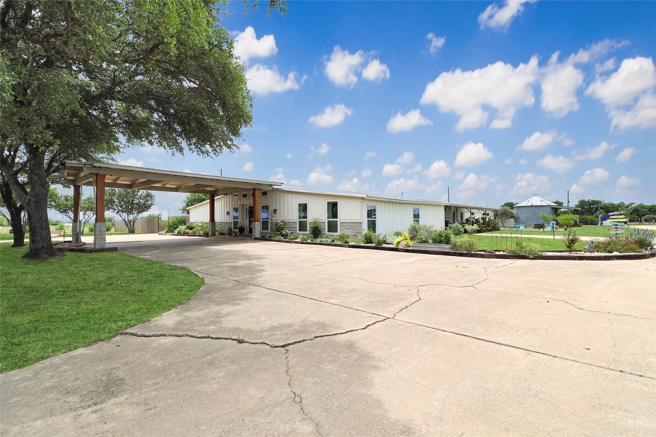 2408 Strader Road Dish TX 76247