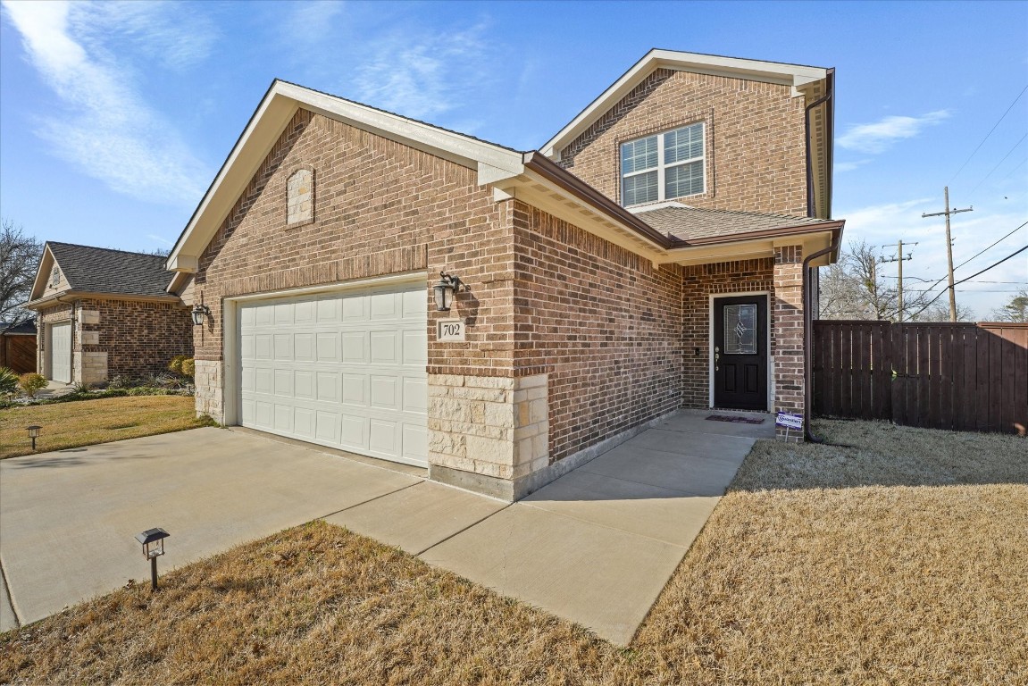 702 W Church Street Grand Prairie TX 75050